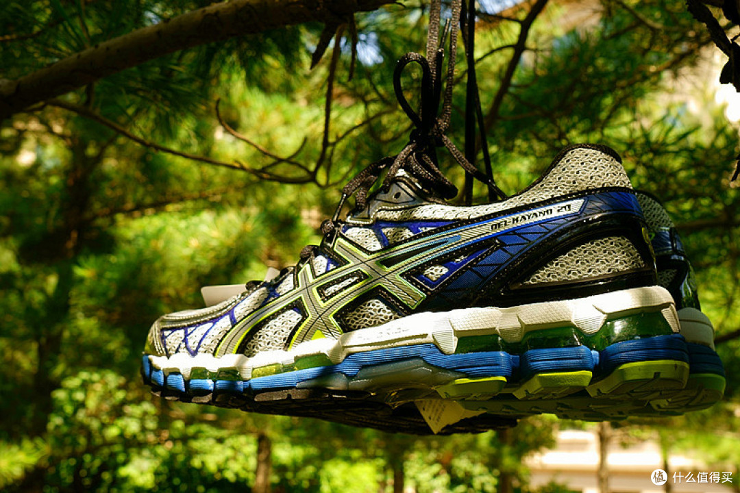 换个视角看asics 亚瑟士 GEL-KAYANO 20-slim 男款跑鞋