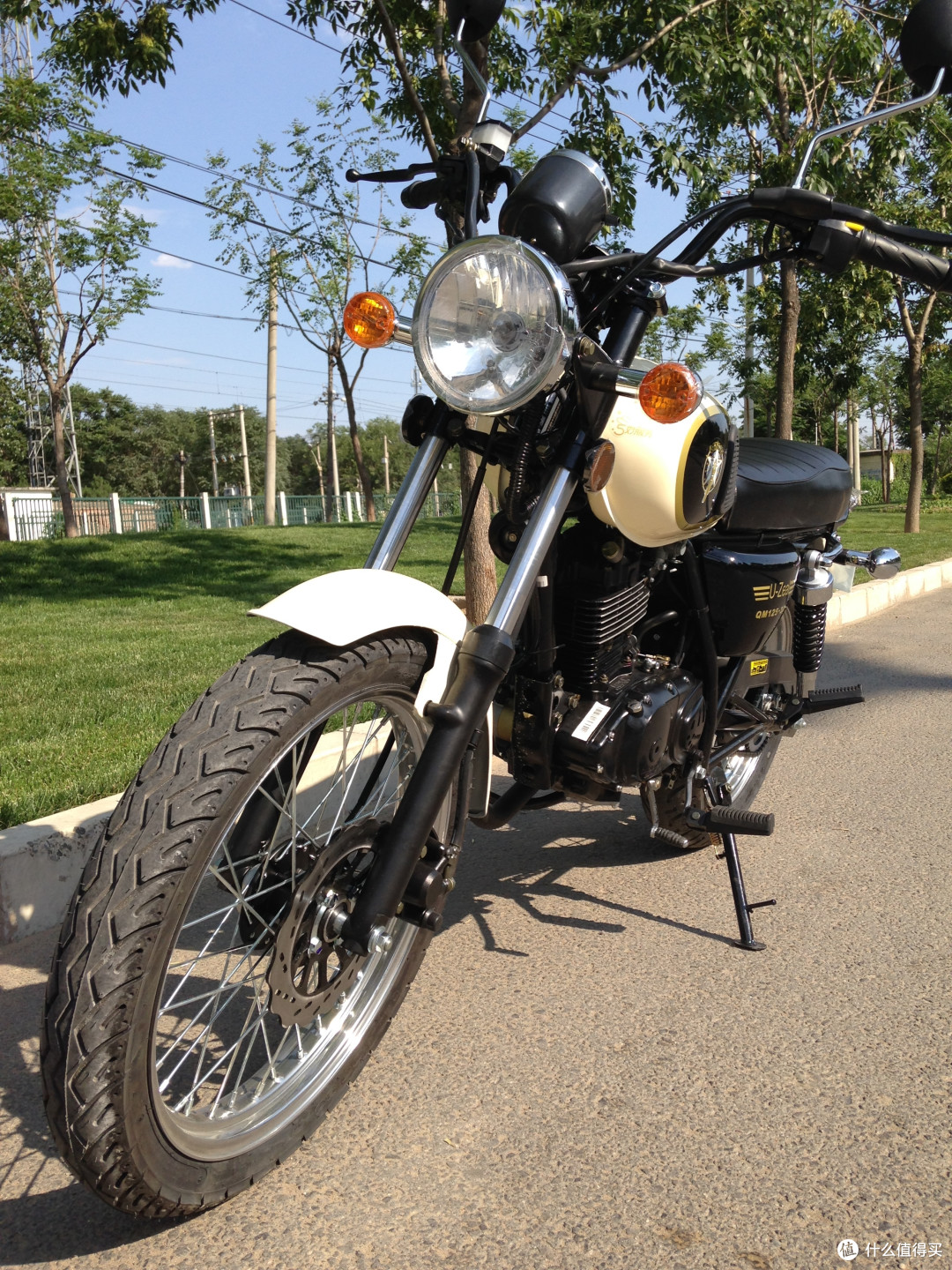 80后男孩的摩托情结:轻骑游侠 200