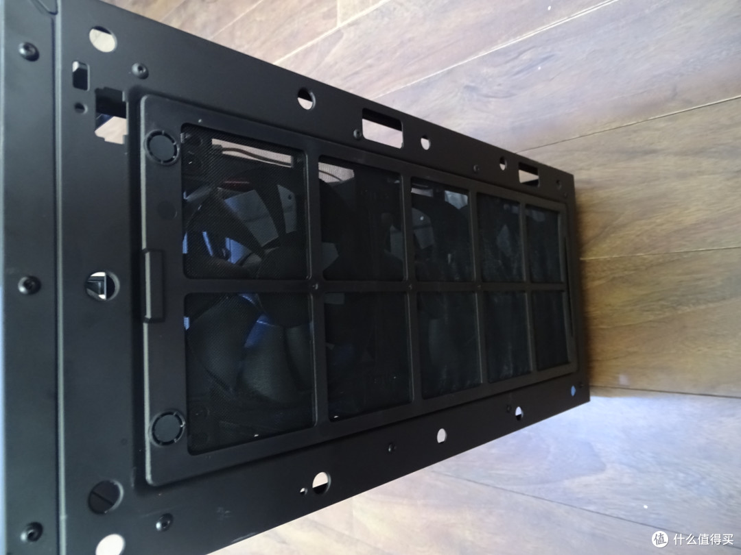 ,继承还是革新？NZXT 恩杰 H440 机箱