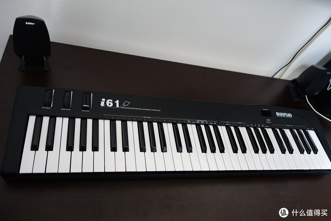 MIDIPLUS 美派 I61 MIDI 键盘 — 入门级的钢琴练习设备