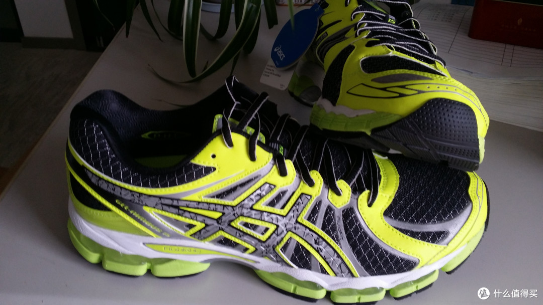 应对中年危机：ASICS 亚瑟士 Gel-Nimbus 15 Lite-Show 男款跑步鞋