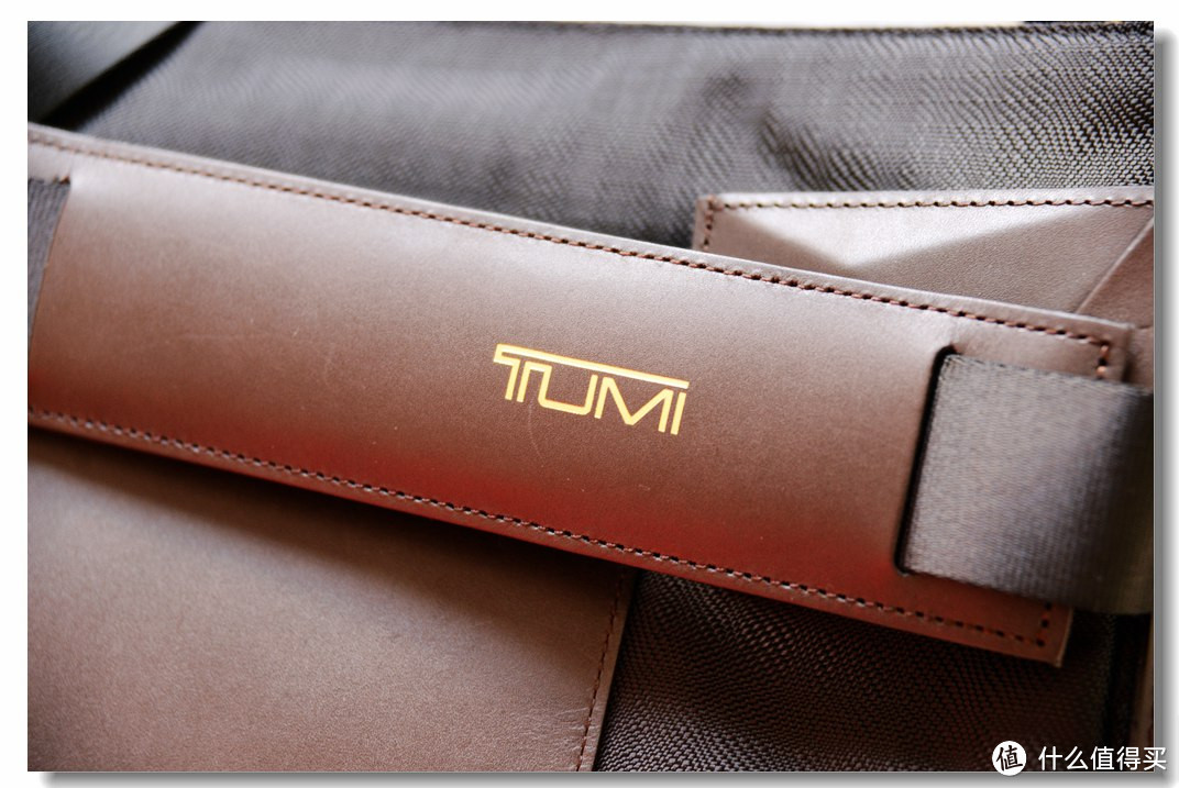 我是TUMI，我与众不同！时尚跨界，红点设计大奖的Tumi Luggage Dror  邮差包