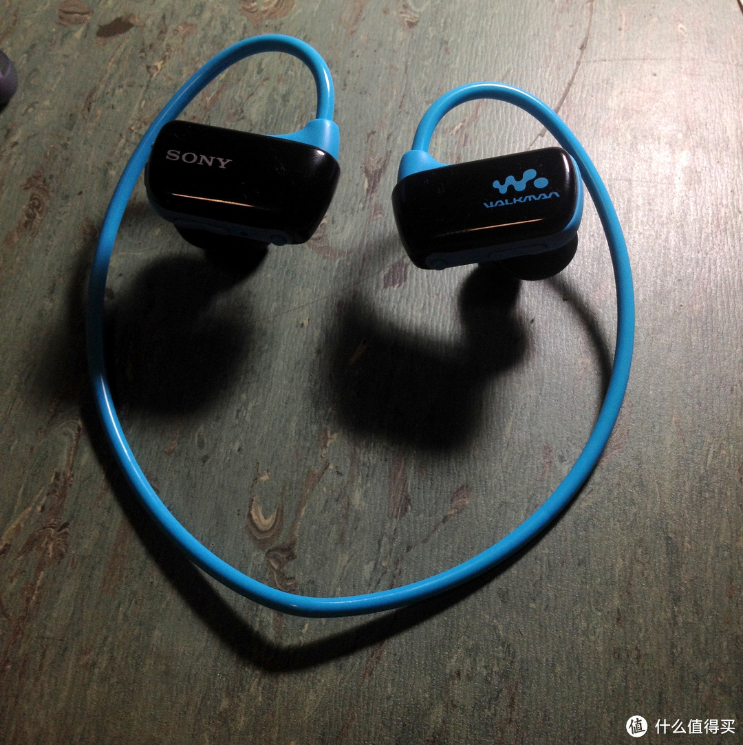 索尼大法游泳好：SONY 索尼 Walkman 头戴式音乐播放器 W273S