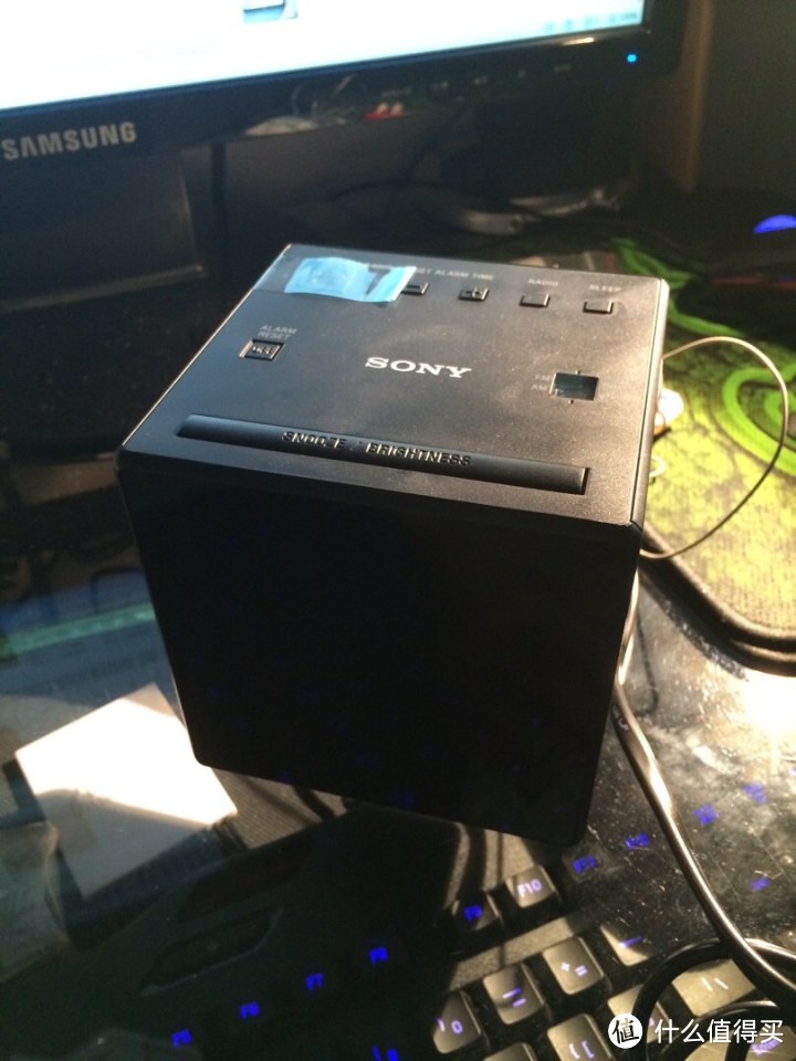 梦乡机：SONY 索尼 2014新款复古方块闹钟收音机 ICF-C1