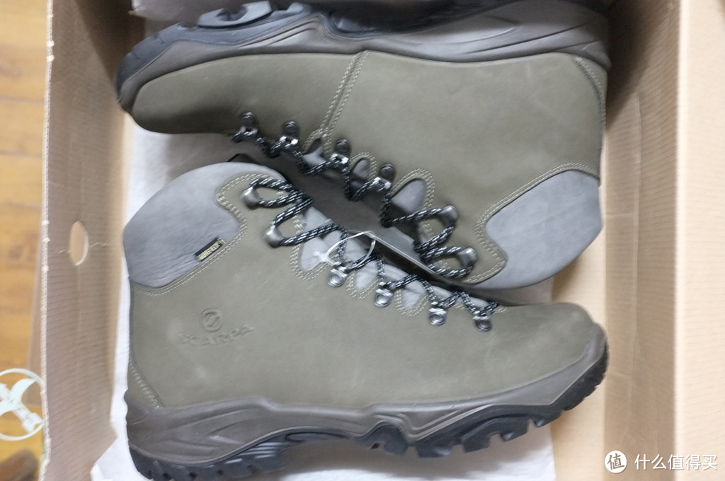 Outdoor Research Furio *级冲锋衣 & Scarpa Terra GTX 男款 轻量化徒步鞋