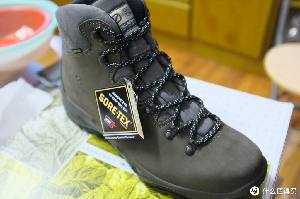 Outdoor Research Furio *级冲锋衣 & Scarpa Terra GTX 男款 轻量化徒步鞋