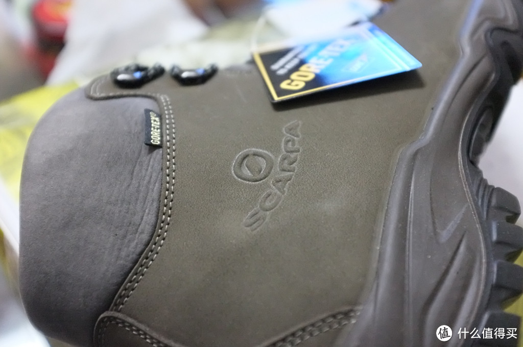 Outdoor Research Furio *级冲锋衣 & Scarpa Terra GTX 男款 轻量化徒步鞋