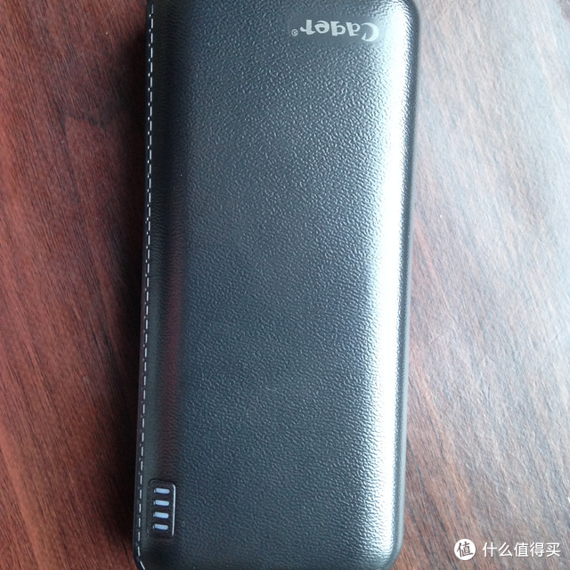 充不满的 Cager 卡格尔 B16 移动电源 10400mAh