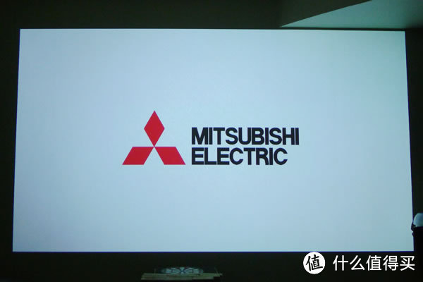 MITSUBISHI 三菱 HC7900DW 全高清3D投影的完美效果 & 无幕布解决方案