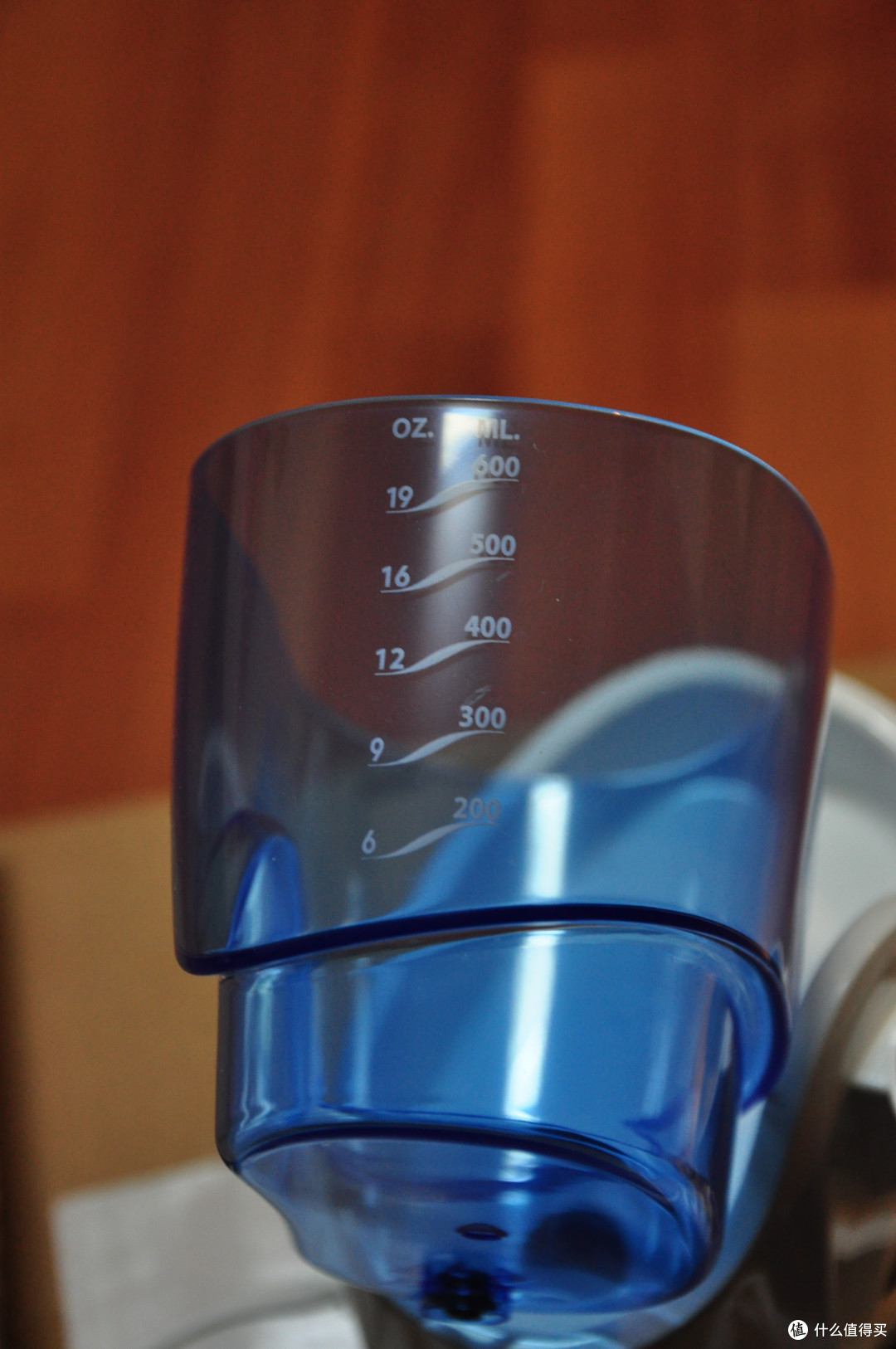 水箱侧面的刻度,双制标识