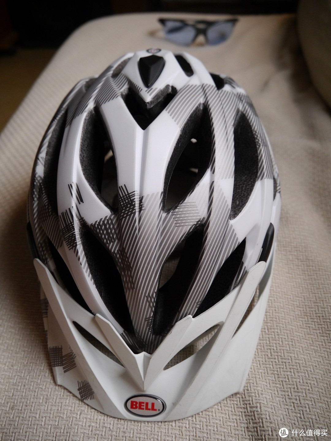 单车Diors也要偶尔对自己好点：bell 贝尔 sequence 山地车头盔