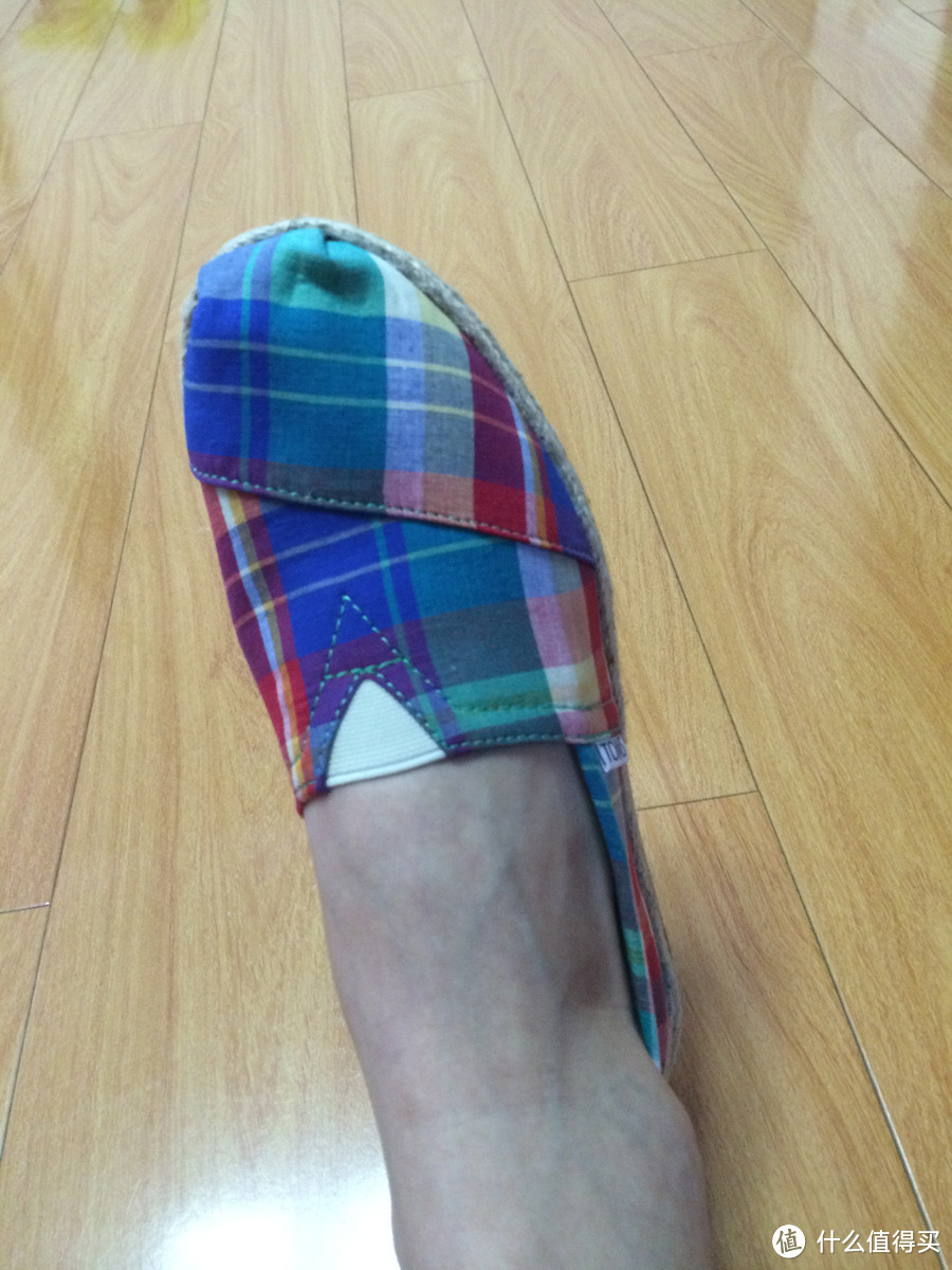 二胎麻麻新宠鞋：TOMS Multi Madras 经典款女士平底布鞋