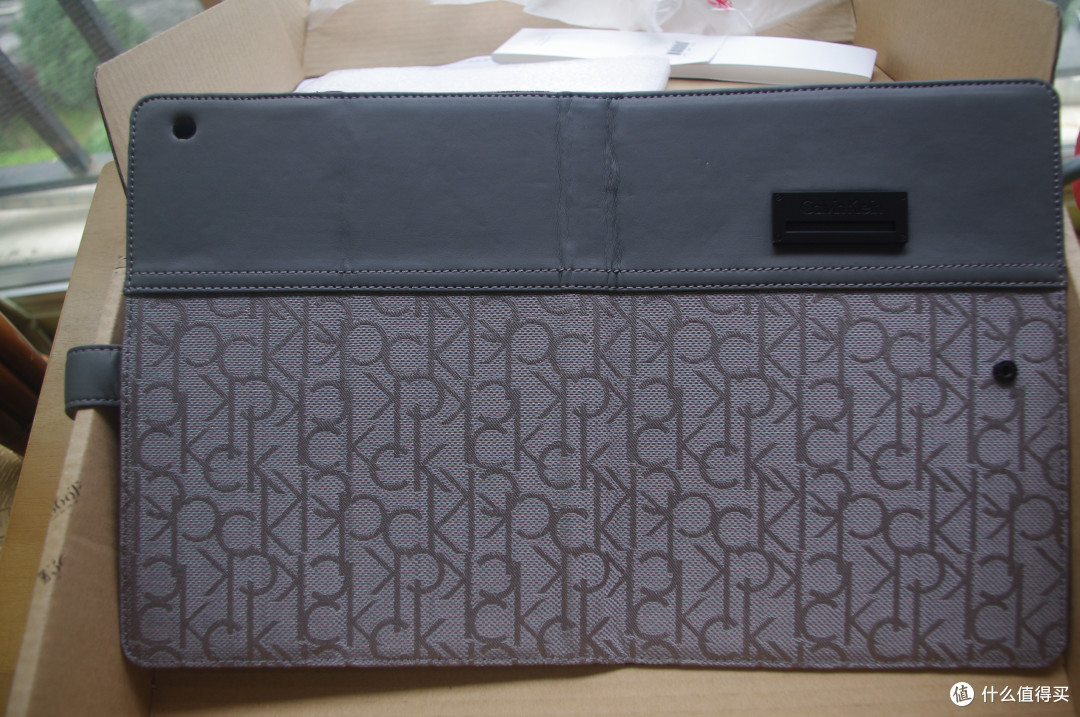 Calvin Klein CK 卡文克莱 经典LOGO灰色iPad保护套 4710 2083 032 ym