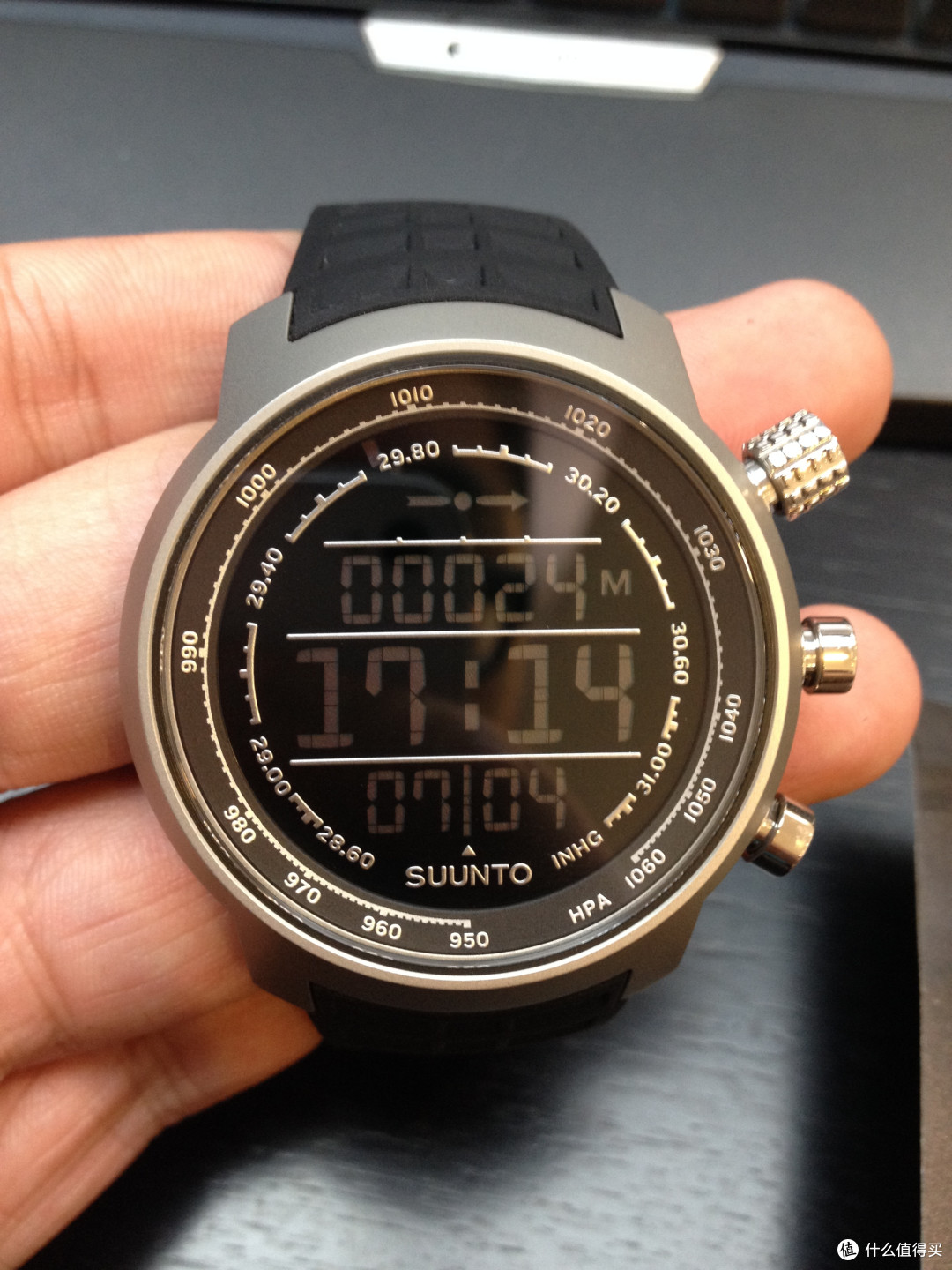 绝对伪文艺suunto颂拓元素山雄负显橡胶表带男款户外腕表ss014522000