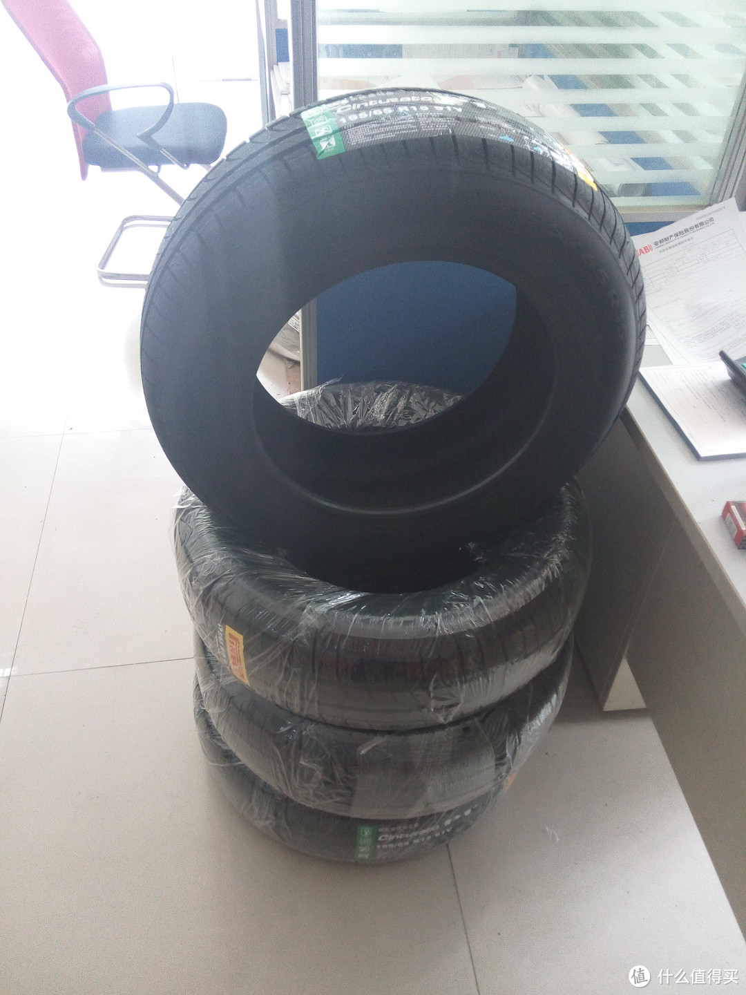 爱车换鞋了！更换4条倍耐力 P1 195/65 R15 91V