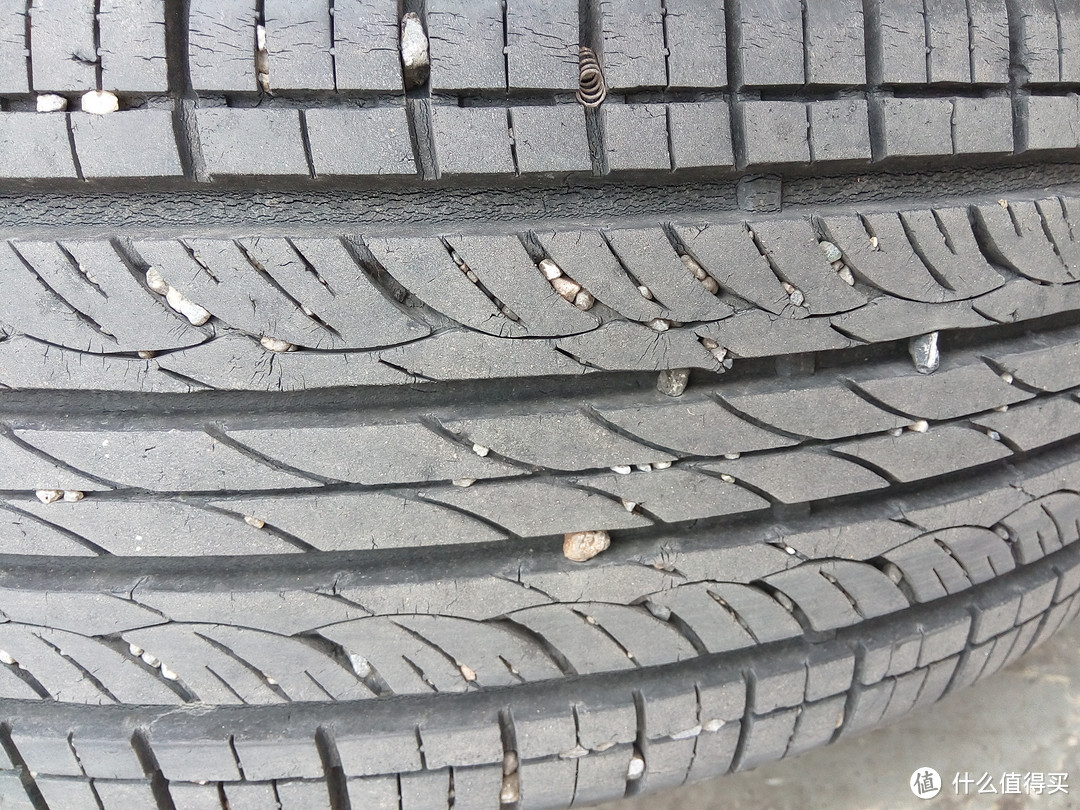 爱车换鞋了！更换4条倍耐力 P1 195/65 R15 91V