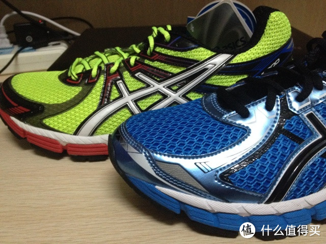 三双“明星鞋”的横向对比：Saucony 索康尼 Triumph 10 & asics 亚瑟士 GT2000 VS GT2000-2