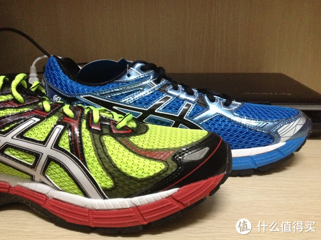 三双“明星鞋”的横向对比：Saucony 索康尼 Triumph 10 & asics 亚瑟士 GT2000 VS GT2000-2