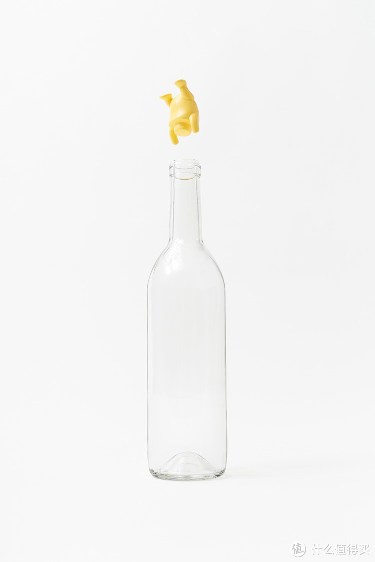 Nendo 为日本迪士尼设计“小熊维尼”主题玻璃水器