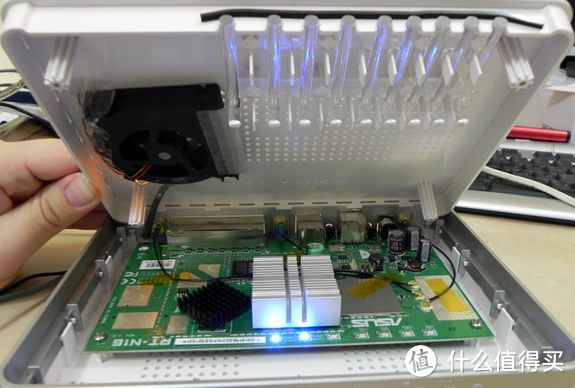 清凉过夏天：LINKSYS EA4200 无线路由器 简单散热改造