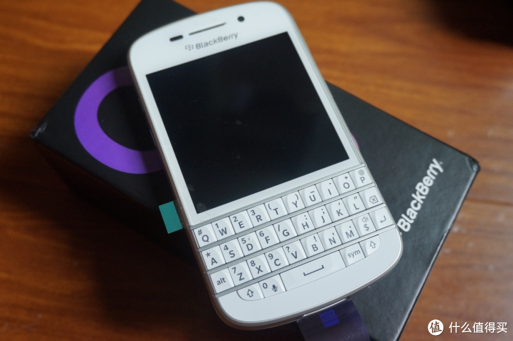 脑残粉入手BlackBerry 黑莓 Q10 智能手机 白色