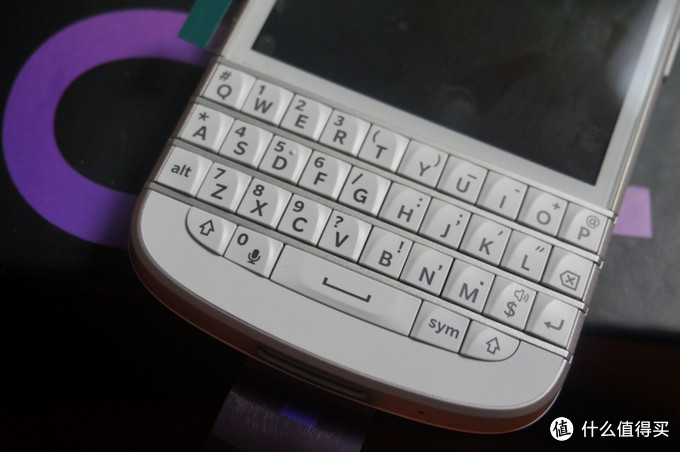 脑残粉入手BlackBerry 黑莓 Q10 智能手机 白色