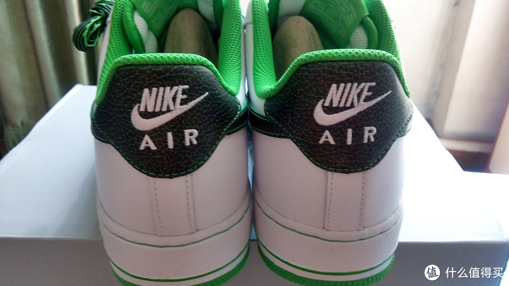 第一双也是最后一双Air：NIKE 耐克 Air Force 1 男款运动板鞋 488298-136