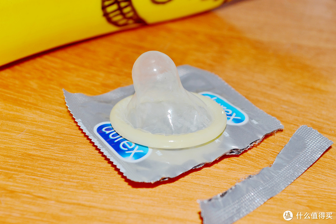 二:装水暴力测试套在水龙头上,缓慢注水,在注入大约5升水的时候避孕套