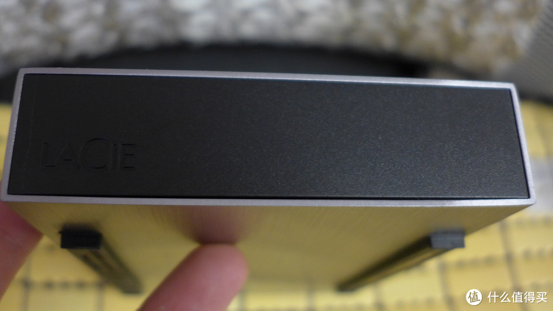 拉丝金属砖：LaCie 莱斯 Minimus 2T 3.5寸铝制外壳 桌面移动硬盘 USB3.0