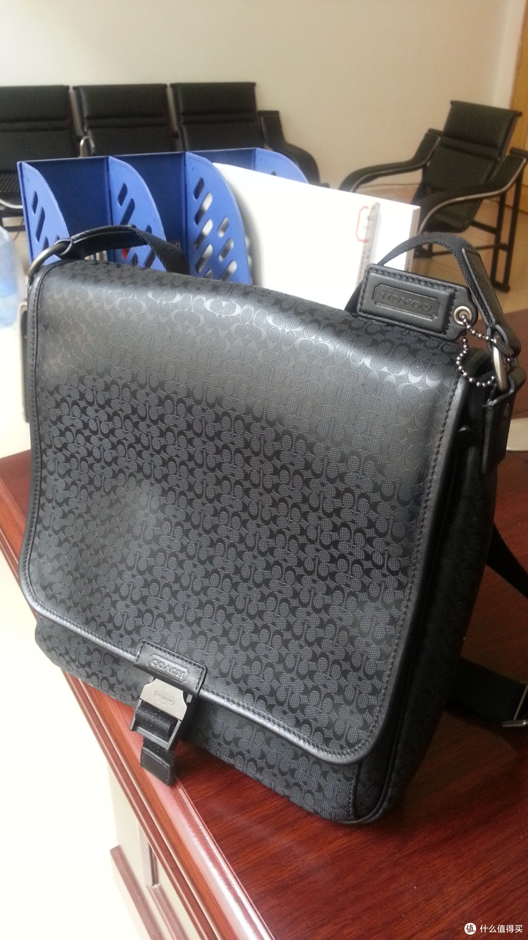 COACH 寇驰 Heritage Signature Embossed Pvc 男款经典邮差包 F70765
