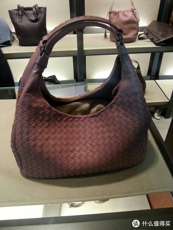 台湾偶遇 BOTTEGA VENETA 宝缇嘉 BV 女款钱包 & 单肩挎包