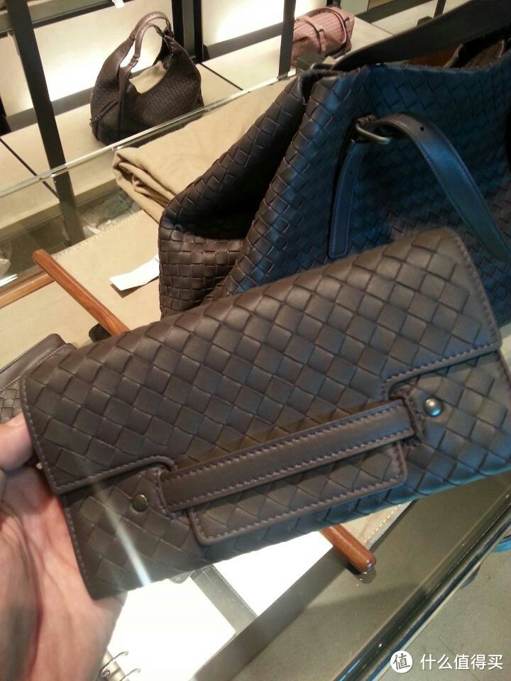 台湾偶遇 BOTTEGA VENETA 宝缇嘉 BV 女款钱包 & 单肩挎包