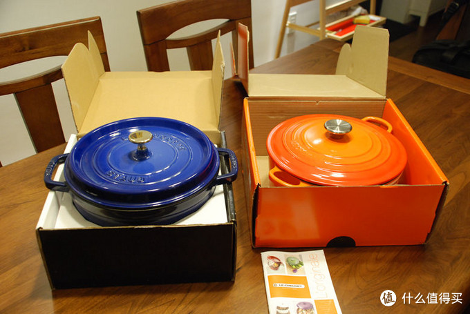 黑珐琅与白珐琅的区别：STAUB & Le Creuset 珐琅铸铁锅汤锅