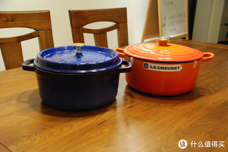 黑珐琅与白珐琅的区别：STAUB & Le Creuset 珐琅铸铁锅汤锅