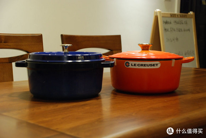 黑珐琅与白珐琅的区别：STAUB & Le Creuset 珐琅铸铁锅汤锅