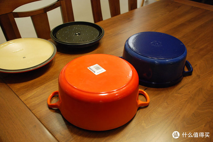 黑珐琅与白珐琅的区别：STAUB & Le Creuset 珐琅铸铁锅汤锅