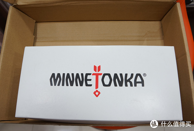 MINNETONKA 迷你唐卡 男士真皮舒适棕色豆豆鞋平底鞋