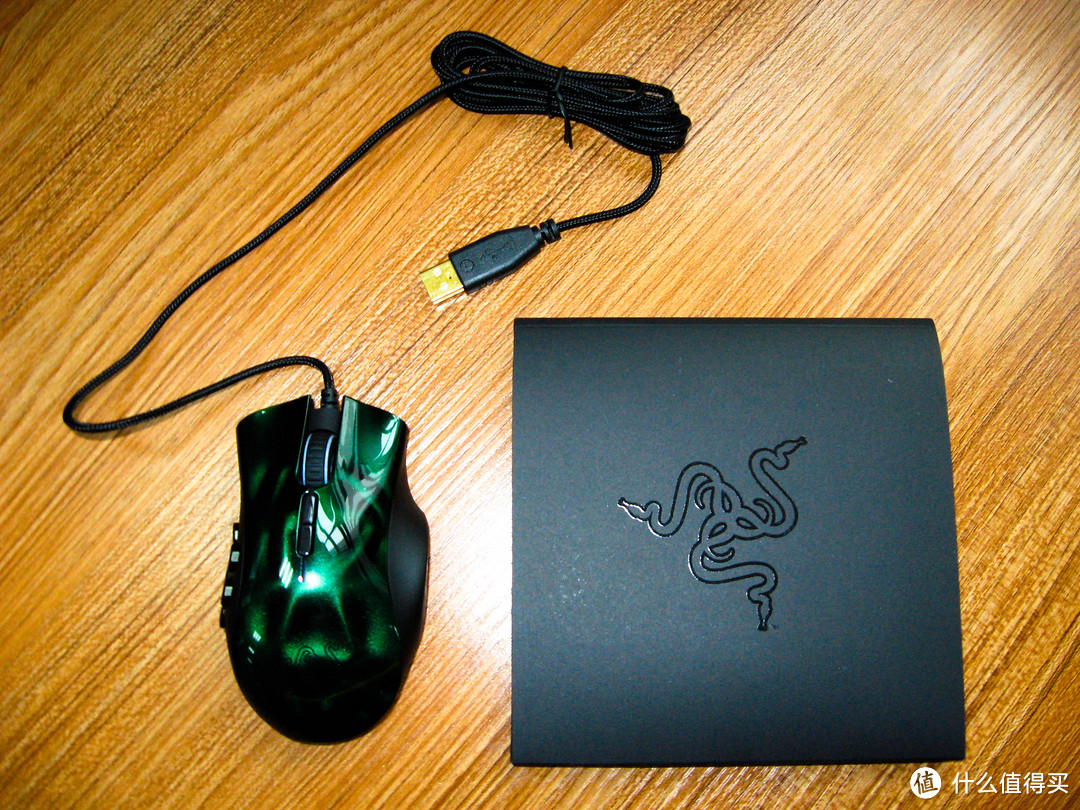 Razer 雷蛇 那伽梵蛇 Naga Hex 游戏鼠标 & 噬魂金蝎 DeathStalker 游戏键盘 & 重装甲虫 Goliathus 游戏鼠标垫