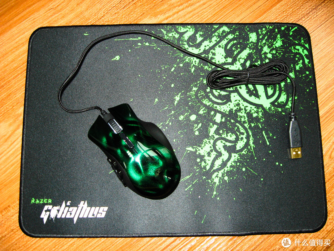 Razer 雷蛇 那伽梵蛇 Naga Hex 游戏鼠标 & 噬魂金蝎 DeathStalker 游戏键盘 & 重装甲虫 Goliathus 游戏鼠标垫