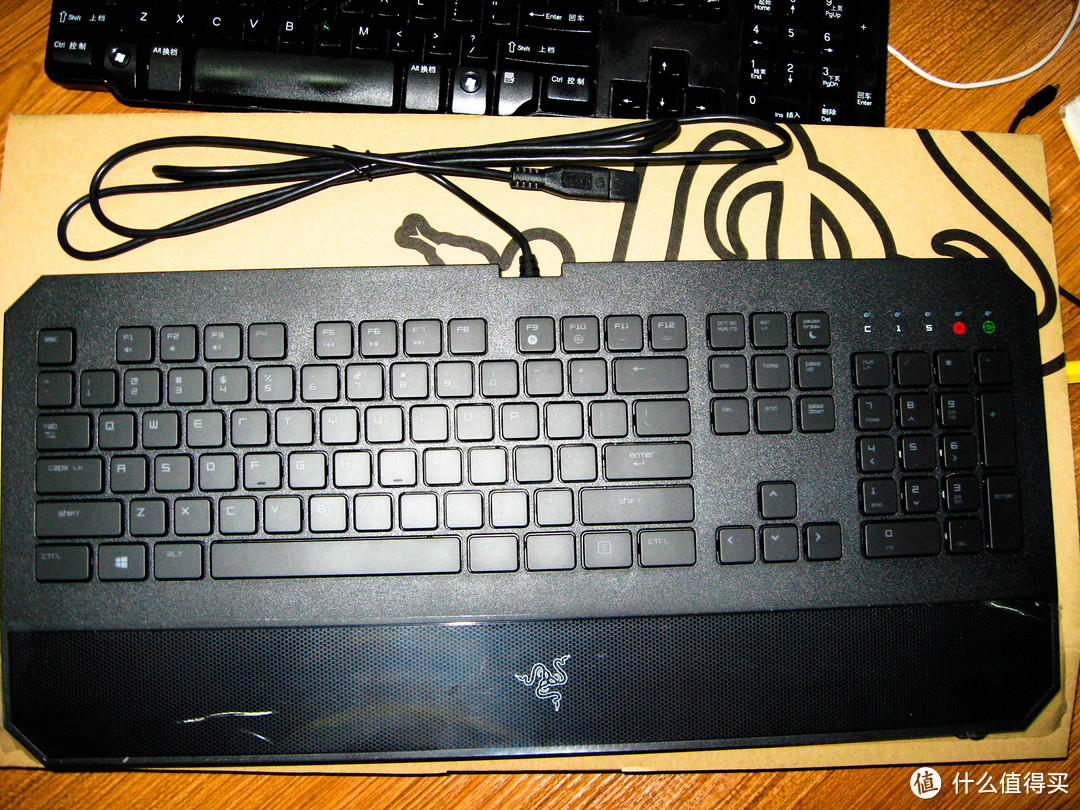 Razer 雷蛇 那伽梵蛇 Naga Hex 游戏鼠标 & 噬魂金蝎 DeathStalker 游戏键盘 & 重装甲虫 Goliathus 游戏鼠标垫