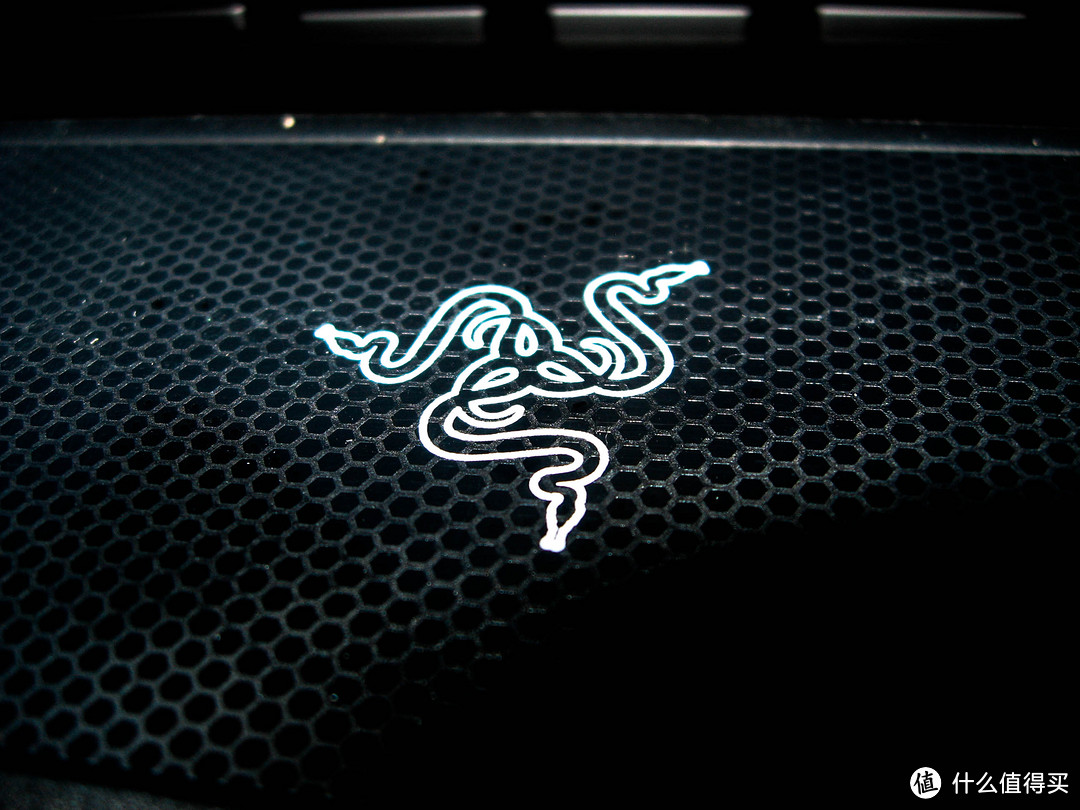 Razer 雷蛇 那伽梵蛇 Naga Hex 游戏鼠标 & 噬魂金蝎 DeathStalker 游戏键盘 & 重装甲虫 Goliathus 游戏鼠标垫