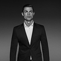Cristiano Ronaldo C罗自创品牌 CR7 将推高级衬衫系列 年底上市