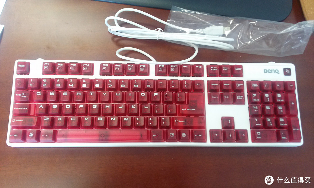 “人品爆发”喜获BenQ 明基 天机镜 KX890 红轴机械键盘