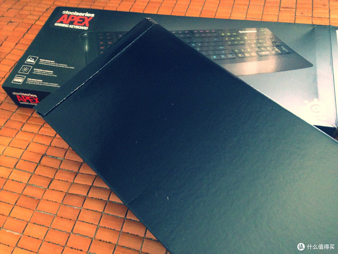 SteelSeries 赛睿 Apex 游戏键盘 —— 此生薄膜无所求