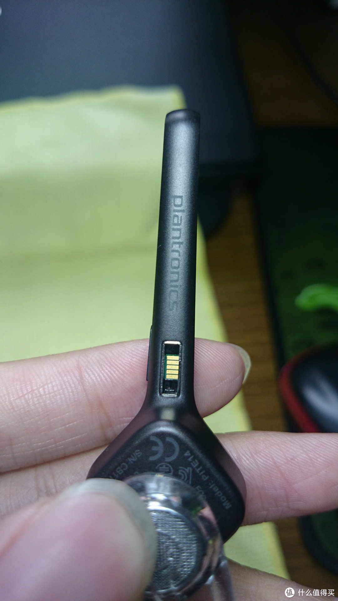 缤特力最新旗舰 975的后续：Plantronics 缤特力 VOYAGER EDGE刀锋 蓝牙耳机