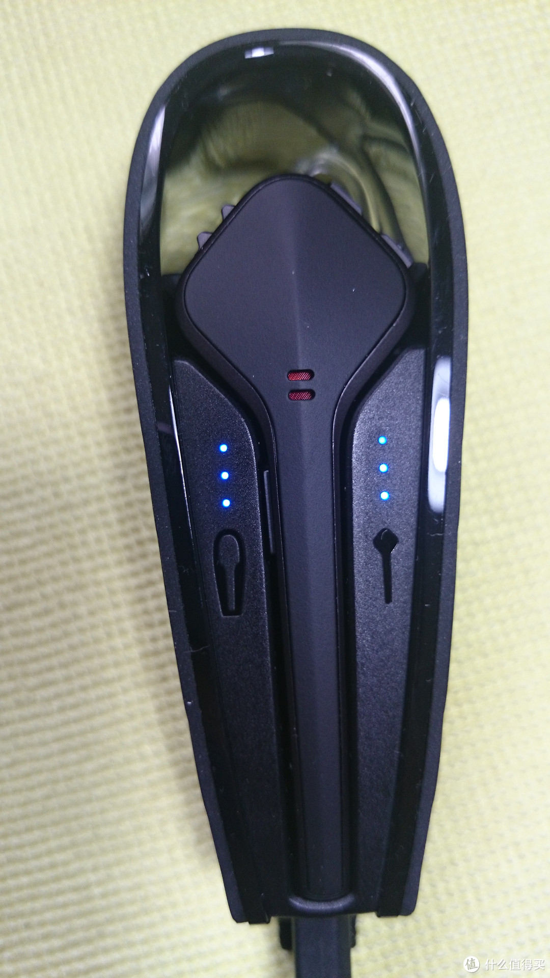 缤特力最新旗舰 975的后续：Plantronics 缤特力 VOYAGER EDGE刀锋 蓝牙耳机