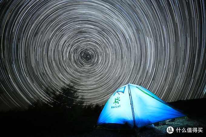 自己拍的星轨，用的帐篷就是凯乐石春晖加强版。拍星星是我上山露营的动力之一。