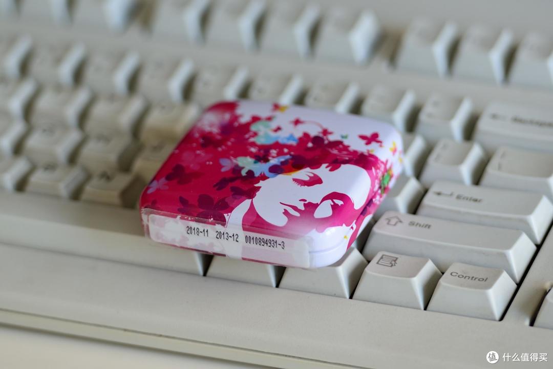 铁盒正面
