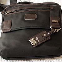 【真人秀】锅罩侠第三季：Tumi Alpha Bravo Annapolis Zip Flap 男款单肩包 22304