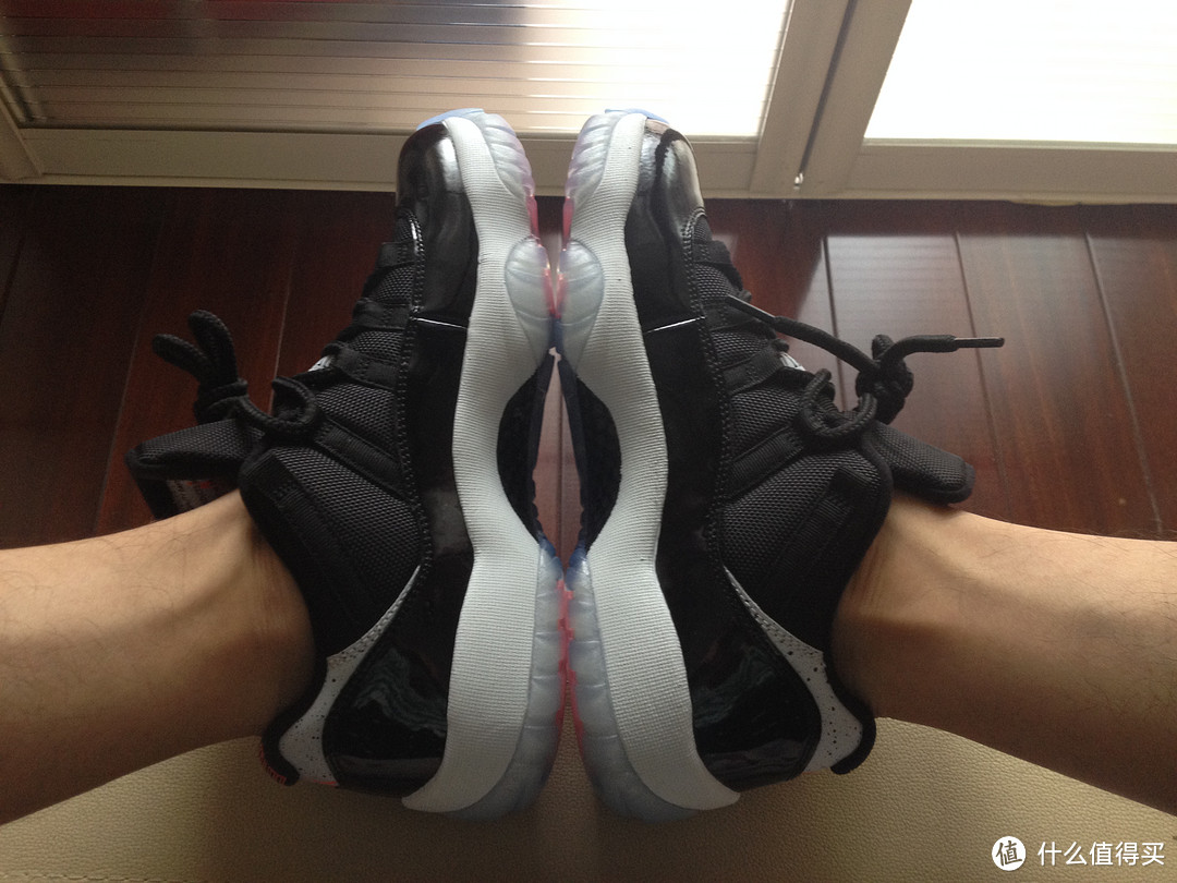 学生党入手NIKE 耐克 Air Jordan 11 Low“Infrared 23” 低帮篮球鞋，LD出镜